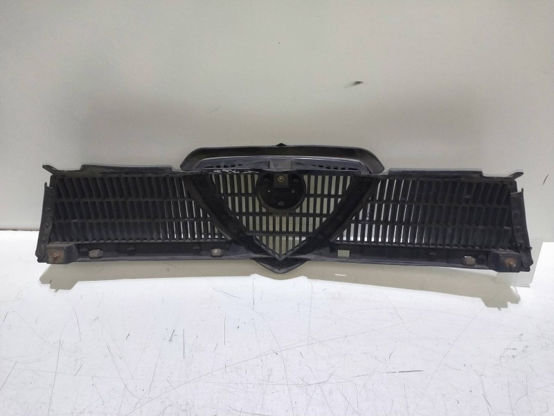 Recambio de rejilla delantera para alfa romeo 155 referencia OEM IAM   