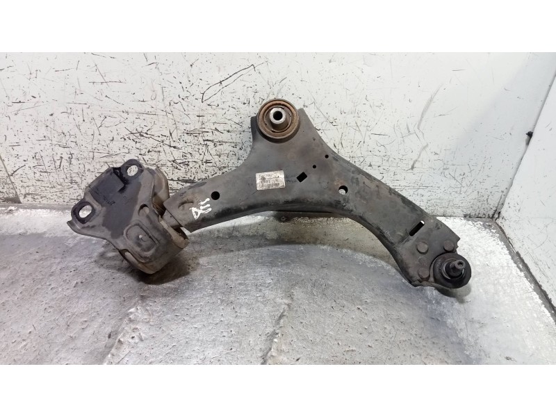 Recambio de brazo suspension inferior delantero derecho para volvo v60 kombi kinetic referencia OEM IAM 31317662  
