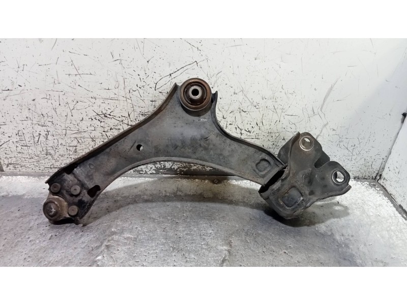 Recambio de brazo suspension inferior delantero derecho para volvo v60 kombi kinetic referencia OEM IAM 31317662  