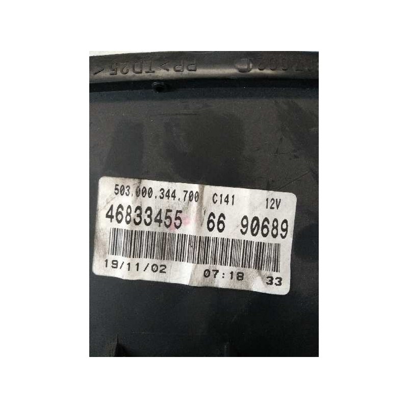 Recambio de cuadro instrumentos para fiat punto berlina (188) 1.2 cat referencia OEM IAM 46833455 66 90689 503000344700