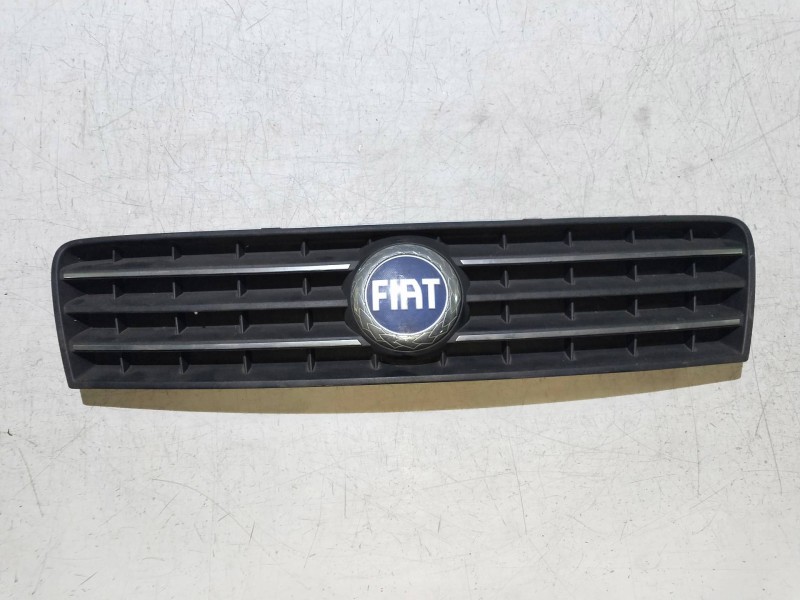 Recambio de rejilla delantera para fiat punto berlina (188) 1.3 jtd cat referencia OEM IAM   