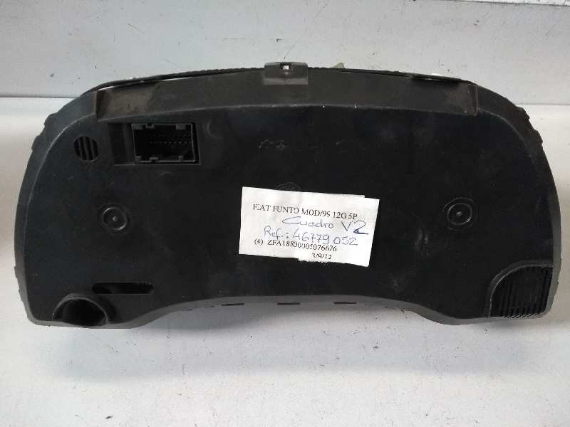 Recambio de cuadro instrumentos para fiat punto berlina (188) 1.2 cat referencia OEM IAM 46779052 9 90689 503000251000