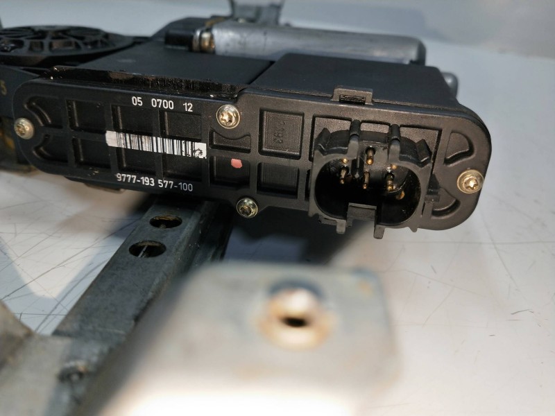 Recambio de elevalunas trasero derecho para opel omega 2.3 td referencia OEM IAM 187212000  4P