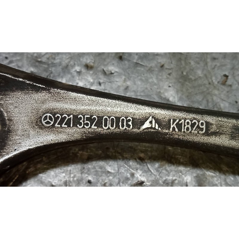Recambio de brazo suspension superior trasero derecho para mercedes clase s (w221) berlina 450 l (221.170) referencia OEM IAM 22