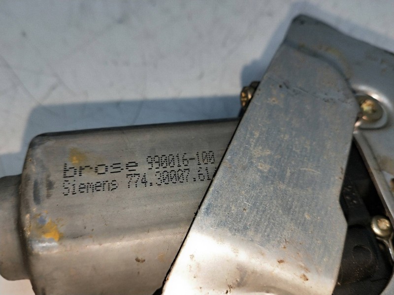 Recambio de elevalunas delantero izquierdo para opel omega b 3.0 v6 cat (x 30 xe) referencia OEM IAM 990016100  4P