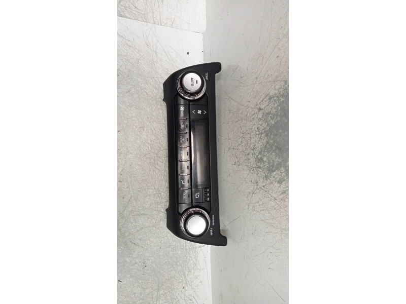 Recambio de mando calefaccion / aire acondicionado para toyota land cruiser (j15) basis referencia OEM IAM 8401060C70C0 23700050