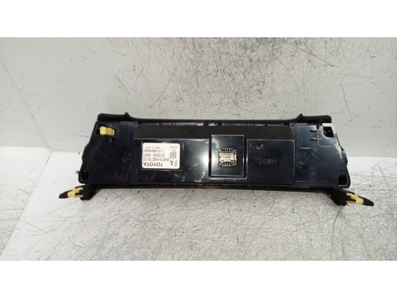 Recambio de mando calefaccion / aire acondicionado para toyota land cruiser (j15) basis referencia OEM IAM 8401060C70C0 23700050