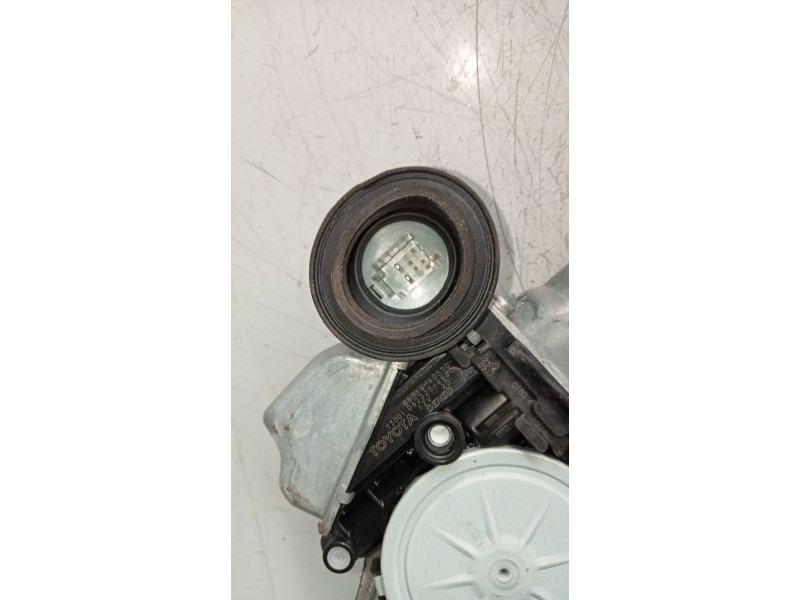 Recambio de elevalunas delantero derecho para toyota land cruiser (j15) basis referencia OEM IAM   