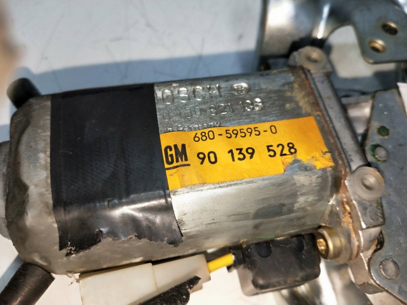 Recambio de elevalunas delantero derecho para opel rekord e 2.2 referencia OEM IAM 680595950 90139528 4P