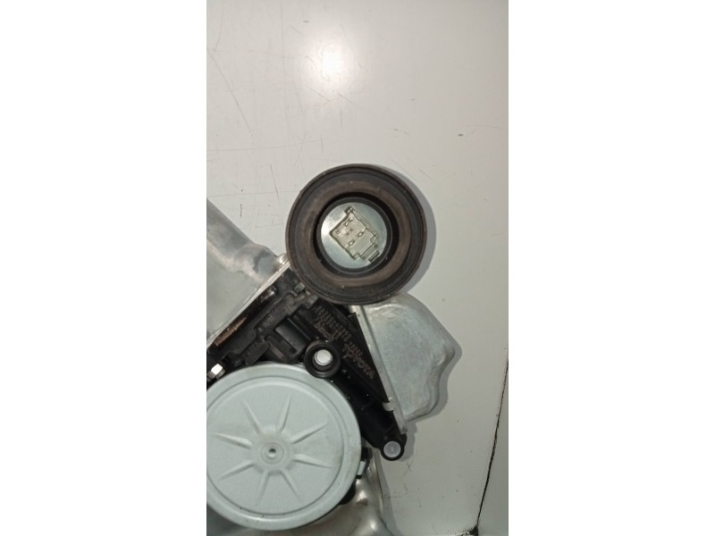 Recambio de elevalunas delantero izquierdo para toyota land cruiser (j15) basis referencia OEM IAM   