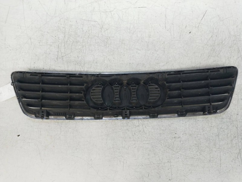 Recambio de rejilla delantera para audi a6 berlina (c4) 2.5 tdi cat (ael) referencia OEM IAM    Recambio de rejilla delantera para audi a6 berlina (c4) 2.5 tdi cat (ael) referencia OEM IAM