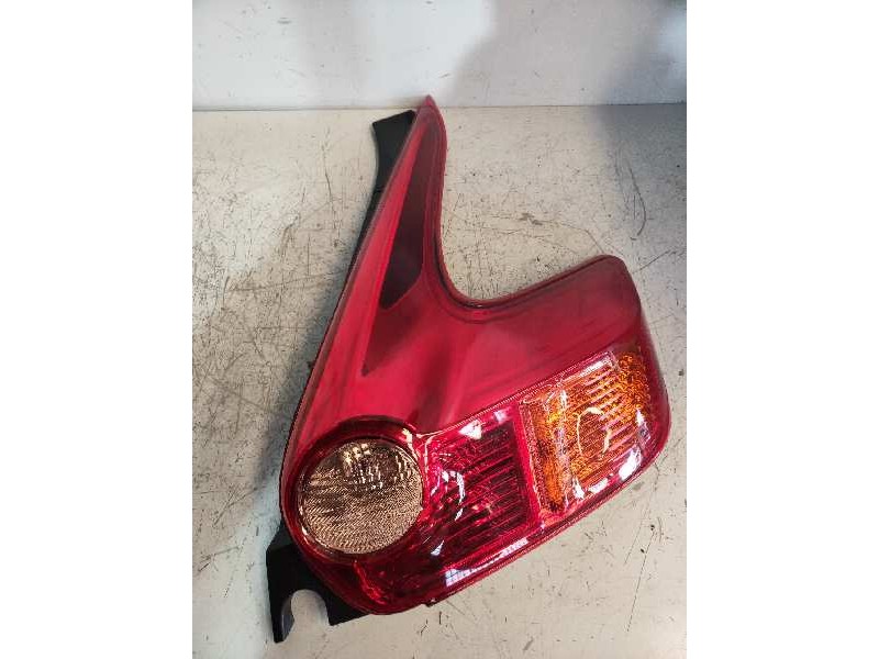 Recambio de piloto trasero derecho para nissan juke (f15) acenta referencia OEM IAM   