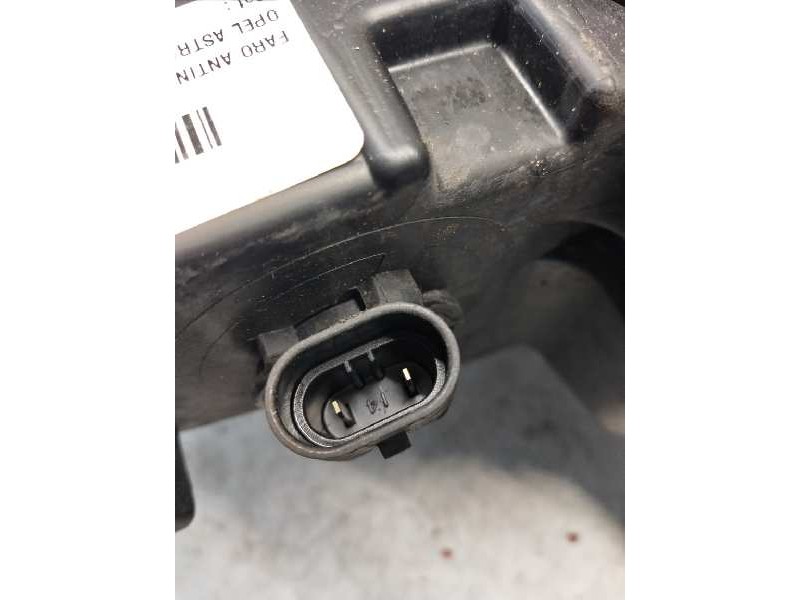 Recambio de faro antiniebla izquierdo para opel astra j lim. 1.6 16v cat referencia OEM IAM   