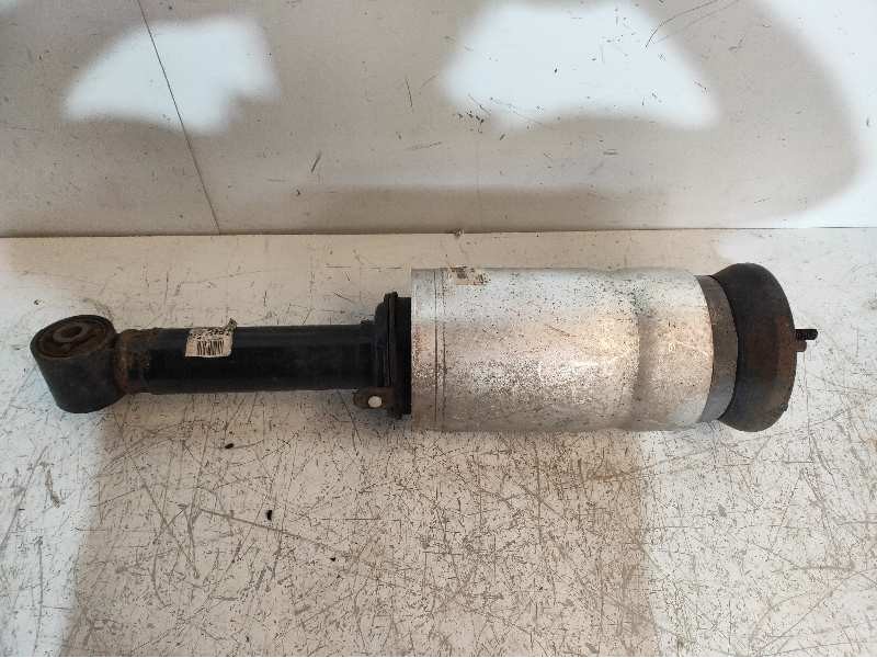 Recambio de amortiguador delantero derecho para land rover range rover sport v8 td hse black&white referencia OEM IAM 252238039 