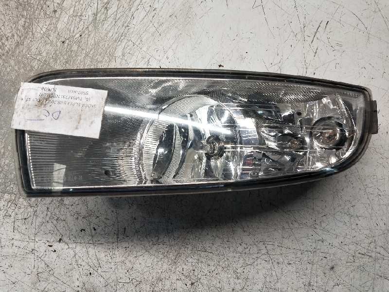 Recambio de faro antiniebla derecho para skoda suberb (3t4) ambition referencia OEM IAM   