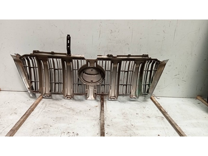 Recambio de rejilla delantera para toyota land cruiser (j15) basis referencia OEM IAM   