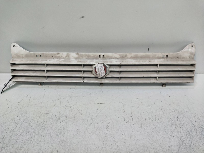 Recambio de rejilla delantera para austin rover metro 1.3 referencia OEM IAM   