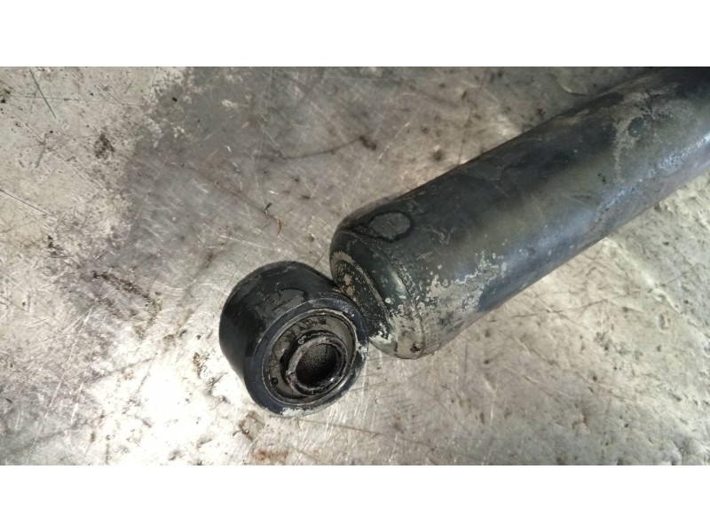 Recambio de amortiguador delantero izquierdo para hyundai h 1 h 1 furg.caja cerr.c. puerta referencia OEM IAM   