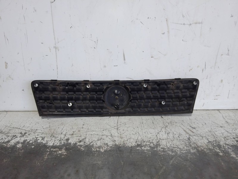 Recambio de rejilla delantera para fiat punto berlina (188) 1.3 16v sound/speed multijet referencia OEM IAM   