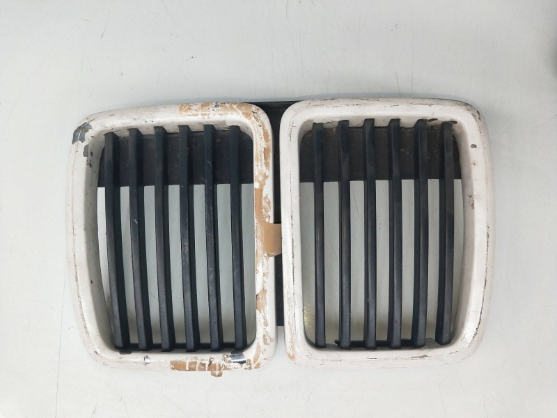 Recambio de rejilla delantera para bmw serie 3 berlina (e30) 1.6 referencia OEM IAM   