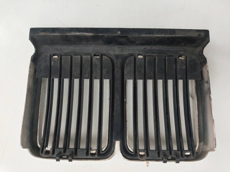 Recambio de rejilla delantera para bmw serie 3 berlina (e30) 1.6 referencia OEM IAM   