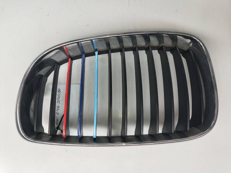 Recambio de rejilla delantera para bmw serie 3 berlina (e46) referencia OEM IAM  IZQ  Recambio de rejilla delantera para bmw serie 3 berlina (e46) referencia OEM IAM  IZQ