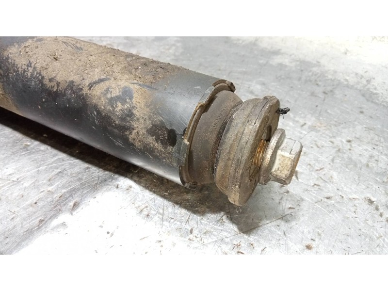 Recambio de amortiguador trasero derecho para peugeot 308 access referencia OEM IAM 9806084880  