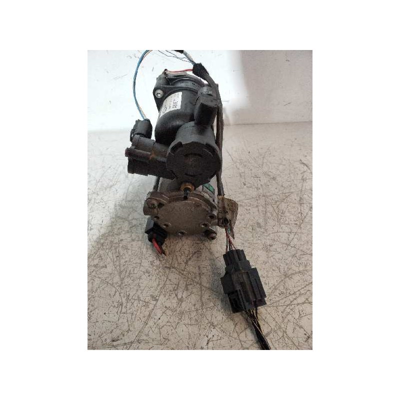 Recambio de bomba suspension para land rover range rover sport v8 td hse black&white referencia OEM IAM BH3219G525DD 944620 AM