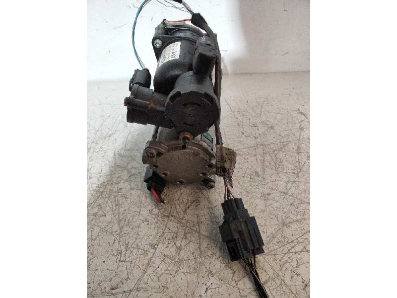 Recambio de bomba suspension para land rover range rover sport v8 td hse black&white referencia OEM IAM BH3219G525DD 944620 AM