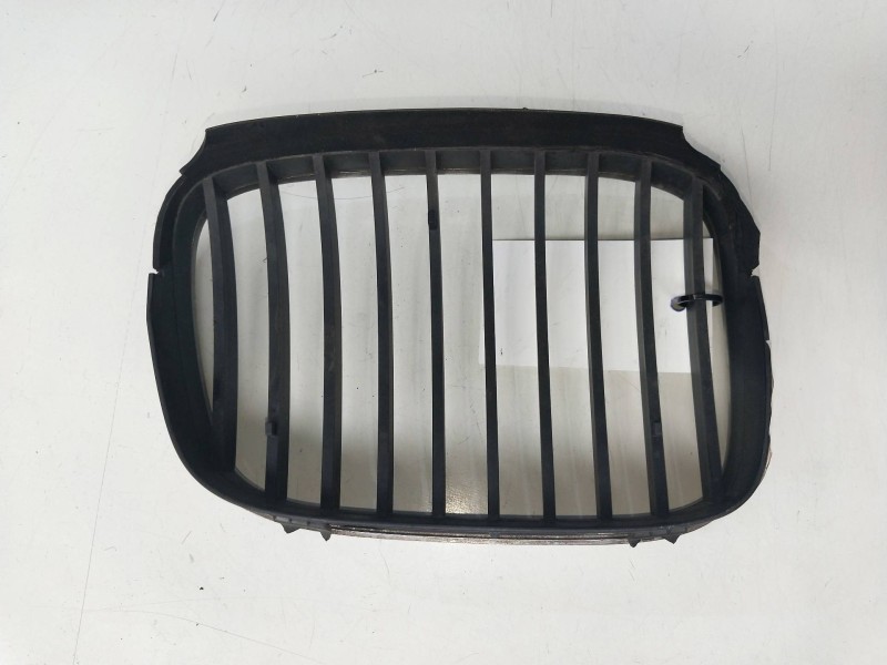Recambio de rejilla delantera para bmw serie 5 berlina (e39) 525tds referencia OEM IAM   IZQUIERDA