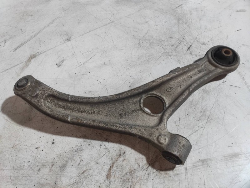 Recambio de brazo suspension inferior delantero izquierdo para hyundai i40 cw gl tecno referencia OEM IAM   
