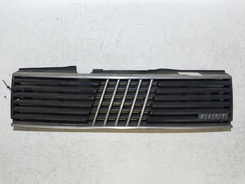 Recambio de rejilla delantera para fiat regata berlina 1.3 referencia OEM IAM    Recambio de rejilla delantera para fiat regata berlina 1.3 referencia OEM IAM