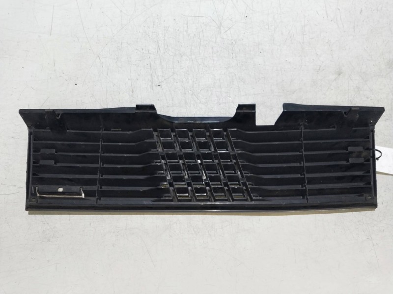 Recambio de rejilla delantera para fiat regata berlina 1.3 referencia OEM IAM    Recambio de rejilla delantera para fiat regata berlina 1.3 referencia OEM IAM