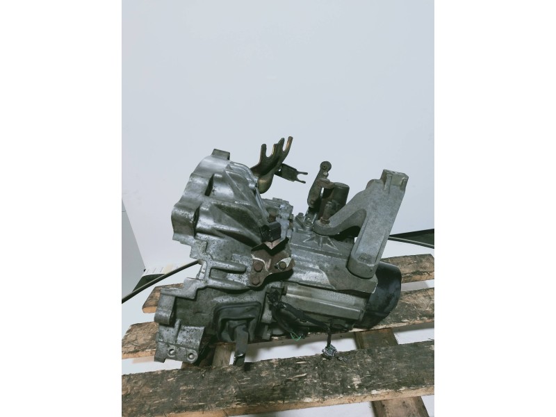 Recambio de caja cambios para mazda 3 berlina (bk) 2.0 sportive referencia OEM IAM GC070 6TF0100783 G7