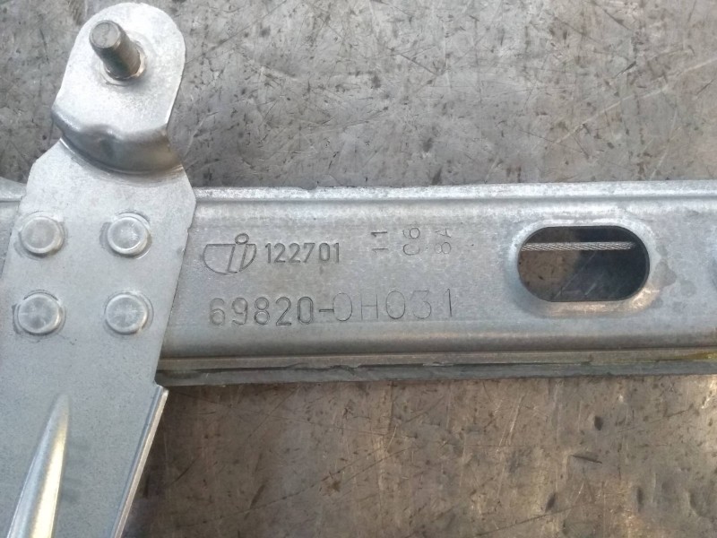 Recambio de elevalunas delantero izquierdo para citroen c1 urban ride referencia OEM IAM 698200H031 402663A 430100F0