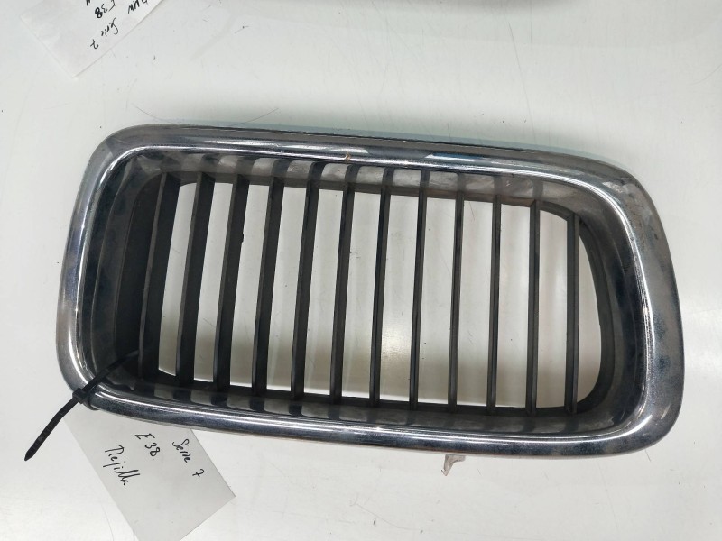 Recambio de rejilla delantera para bmw serie 7 (e38) referencia OEM IAM   