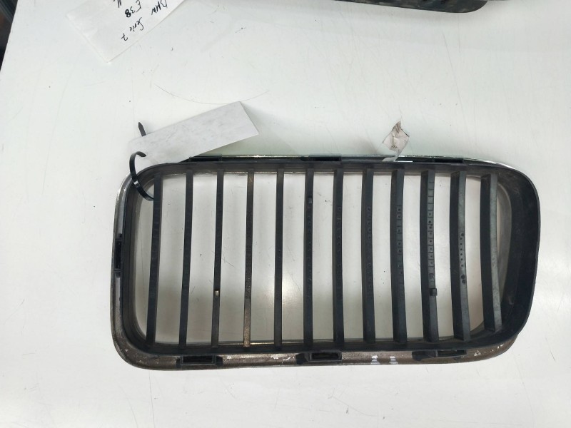 Recambio de rejilla delantera para bmw serie 7 (e38) referencia OEM IAM   