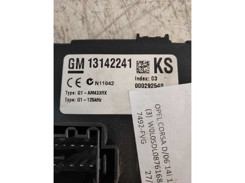 Recambio de caja reles / fusibles para opel corsa d catch me referencia OEM IAM 13142241 AMX433RX 