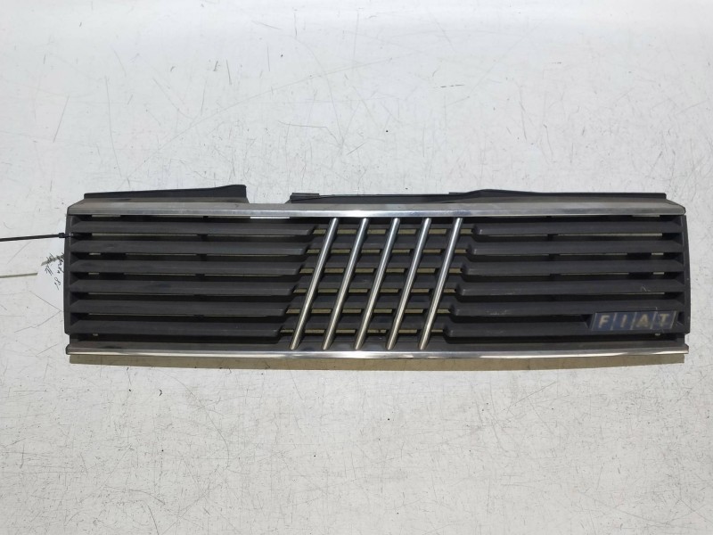 Recambio de rejilla delantera para fiat regata berlina 1.3 referencia OEM IAM   