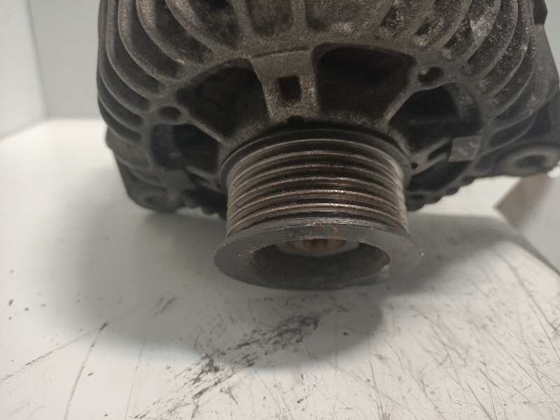 Recambio de alternador para bmw serie 3 berlina (e46) 318i referencia OEM IAM 2541961A 1435429 VALEO 90A