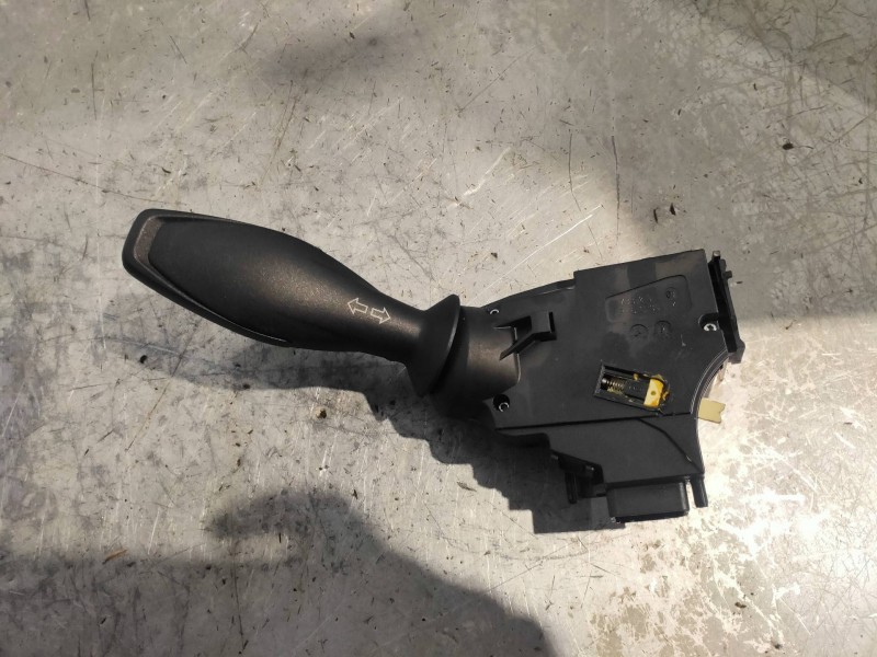 Recambio de mando luces para ford transit courier ambiente referencia OEM IAM 8A6T13335AD  