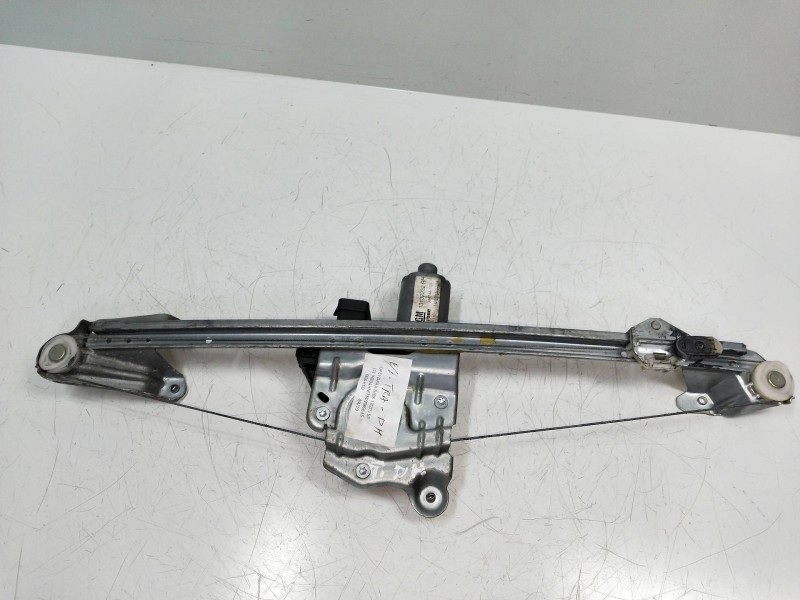 Recambio de elevalunas trasero derecho para opel zafira b 1.7 16v cdti referencia OEM IAM 13132232 994744103 5P