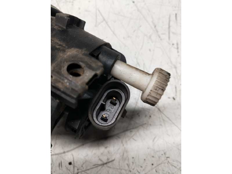 Recambio de faro antiniebla izquierdo para nissan almera tino (v10m) ambience referencia OEM IAM   