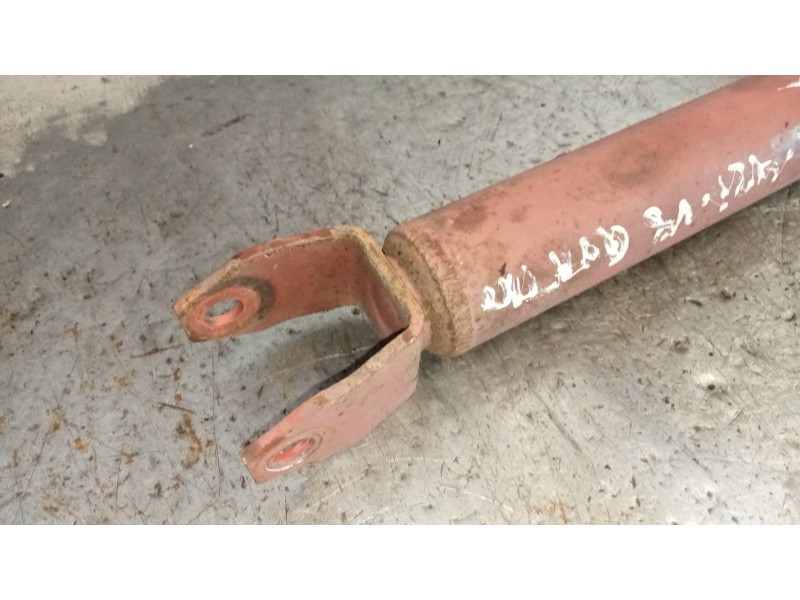 Recambio de amortiguador trasero izquierdo para audi s8 (d2) 4.2 referencia OEM IAM 4D0513031  