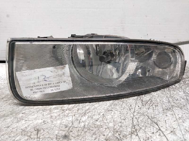 Recambio de faro antiniebla izquierdo para skoda suberb (3t4) ambition referencia OEM IAM   