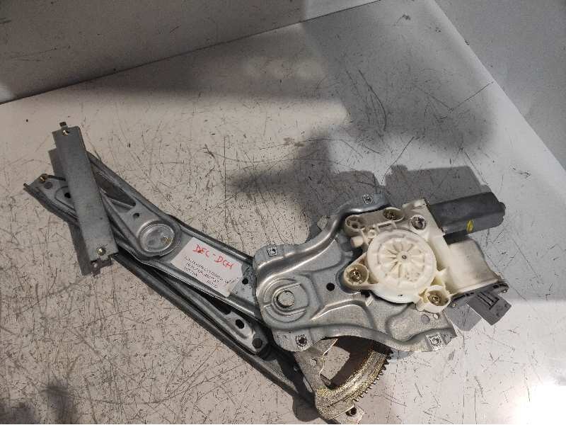 Recambio de elevalunas delantero derecho para toyota avensis wagon (t25) 2.2 d-4d cat referencia OEM IAM 6982005050 992045100 99