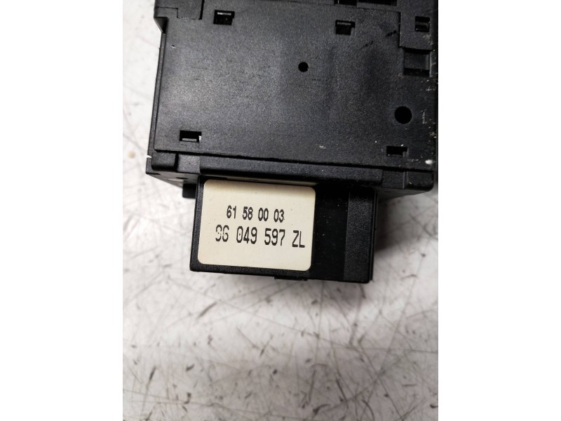 Recambio de mando limpia para peugeot 206 berlina xt referencia OEM IAM 96049597ZL  