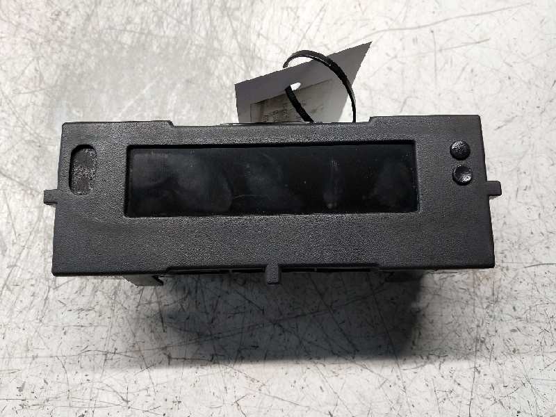 Recambio de pantalla multifuncion para renault clio grandtour dynamique referencia OEM IAM 8200722451  