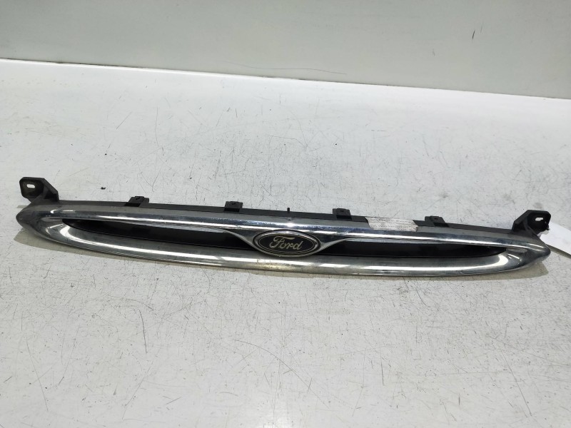 Recambio de rejilla delantera para ford escort berl./turnier referencia OEM IAM    Recambio de rejilla delantera para ford escort berl./turnier referencia OEM IAM
