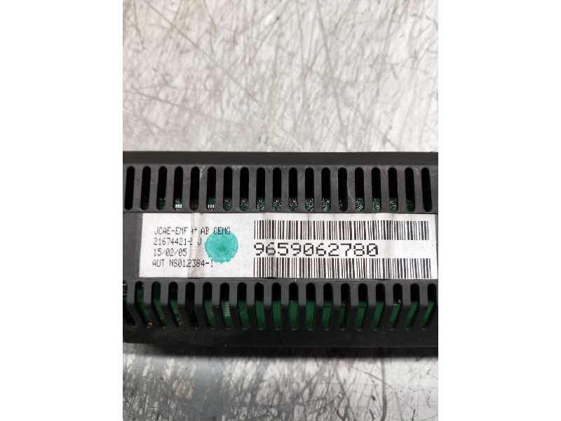 Recambio de pantalla multifuncion para citroen c4 coupe vtr referencia OEM IAM 9659062780  